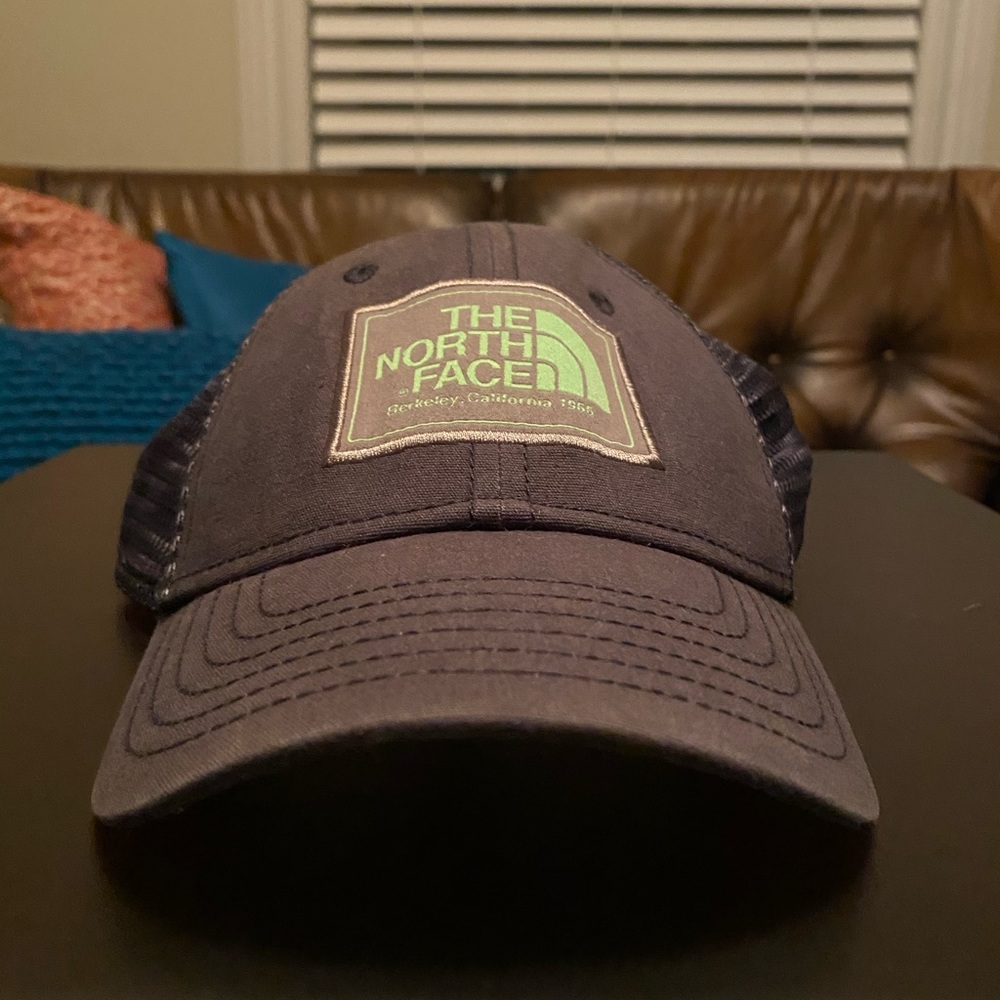 The north face trucker cap
